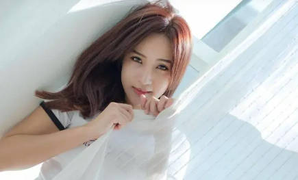 Tháo dỡ cầu thang bê tông tại Đồng Nai