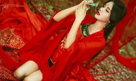 Tháo dỡ nhà cao tầng tại Quận 4, TPHCM